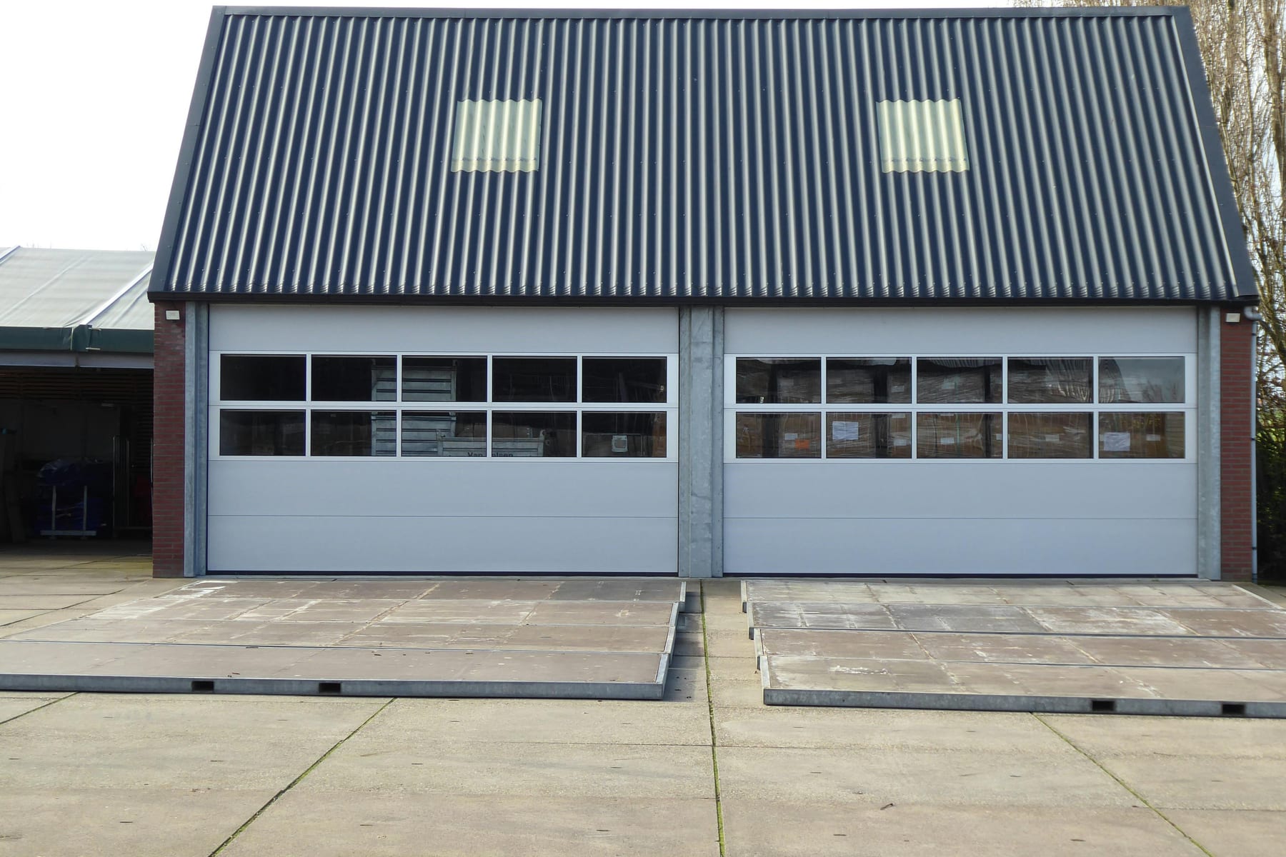 Modern commercial building exterior Modern commercial building exterior